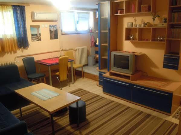 Apartment Fontana Белград Экстерьер фото