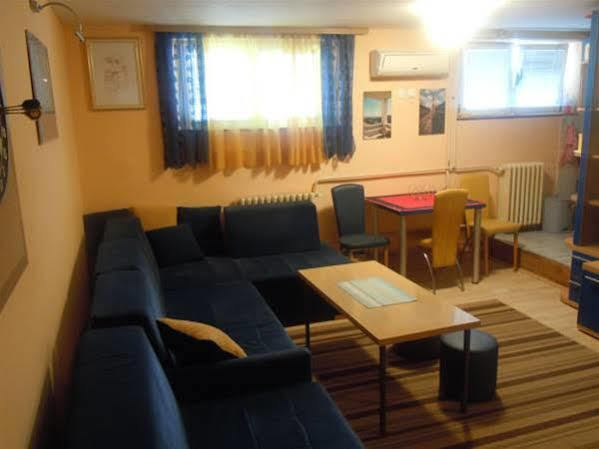 Apartment Fontana Белград Экстерьер фото