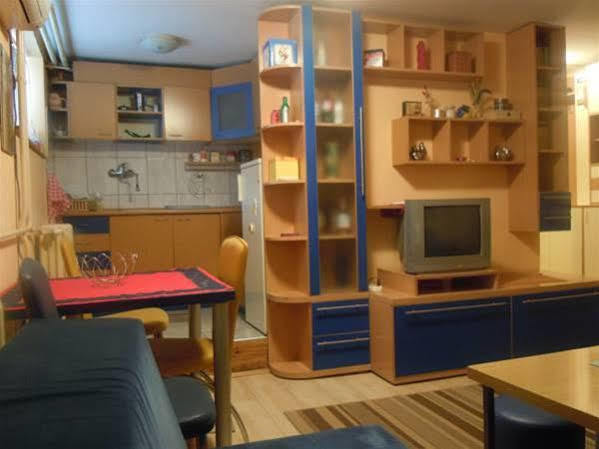Apartment Fontana Белград Экстерьер фото